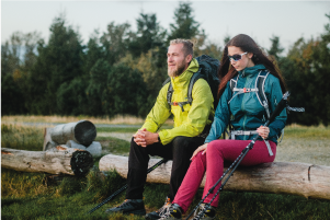 Wanderbekleidung richtig wählen – dein 1×1 für Komfort auf Tour